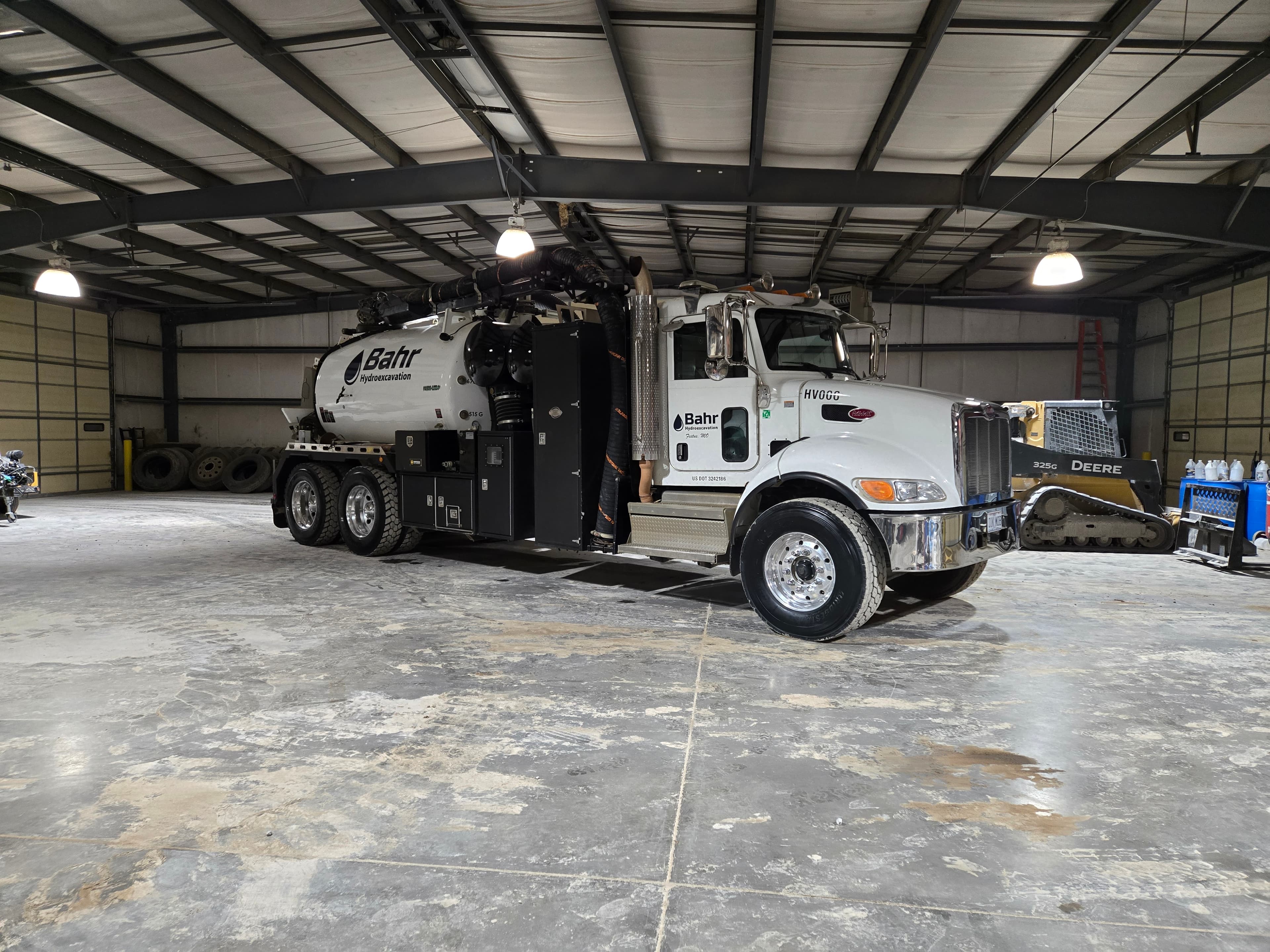 2022 Peterbilt 348 Tornado F2 Eco-Lite Hydrovac - Image 1